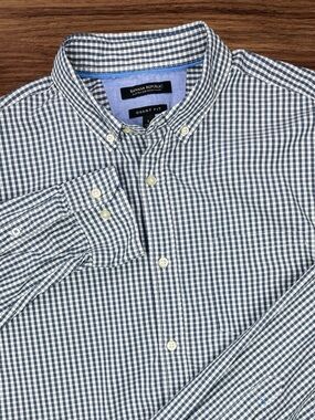 Banana Republic Grant Fit Men’s Blue/White Check Pattern L/S Dress Shirt. Large